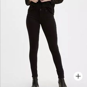 Levi’s 711 black skinny jeans. never worn!